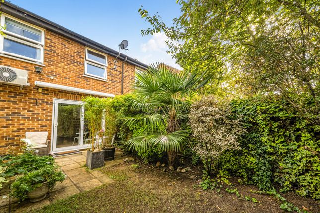 9 Headway Close, Richmond photo 2
