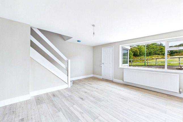 32, Benfield Close, Consett photo 3