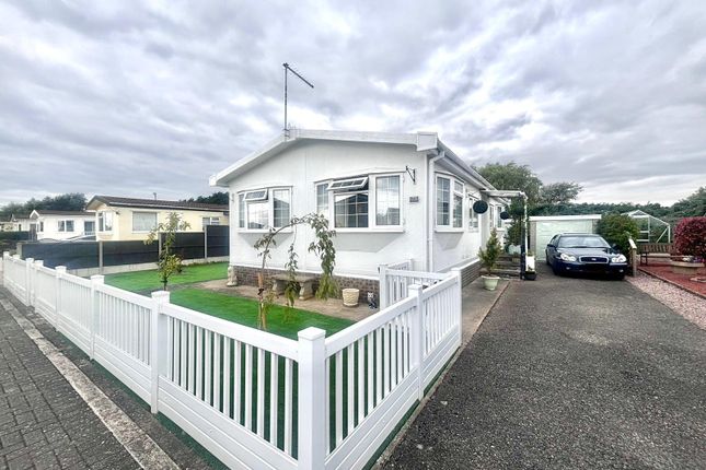 Mobile/park home for sale in Kingfisher Drive, Beacon Park Home Village, Skegness