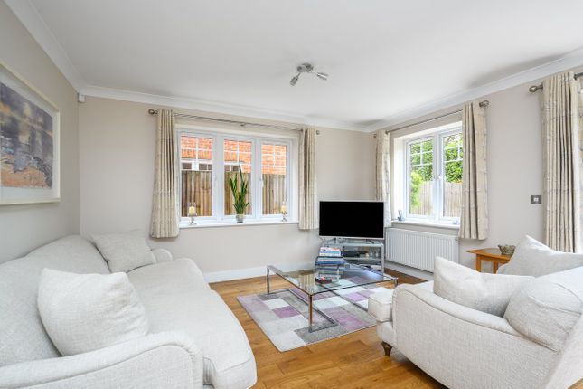 54, Manor Road, Walton-on-Thames photo 4