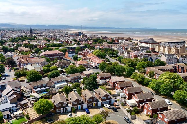 18, Vincent Close, Rhyl photo 2