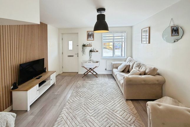 31, Heol Y Pibydd, Swansea photo 4