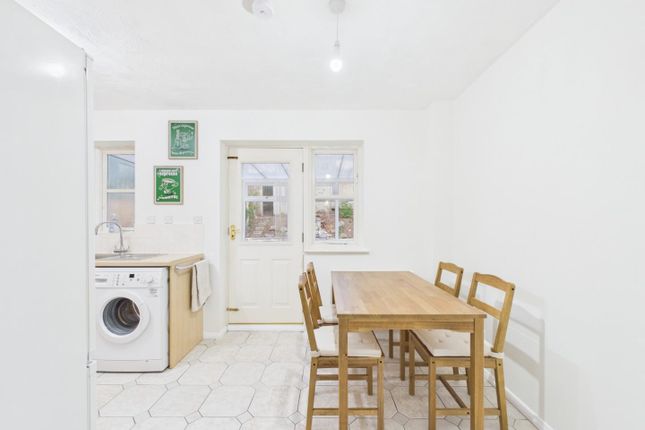 10, Humphrys Barton, Bristol photo 3