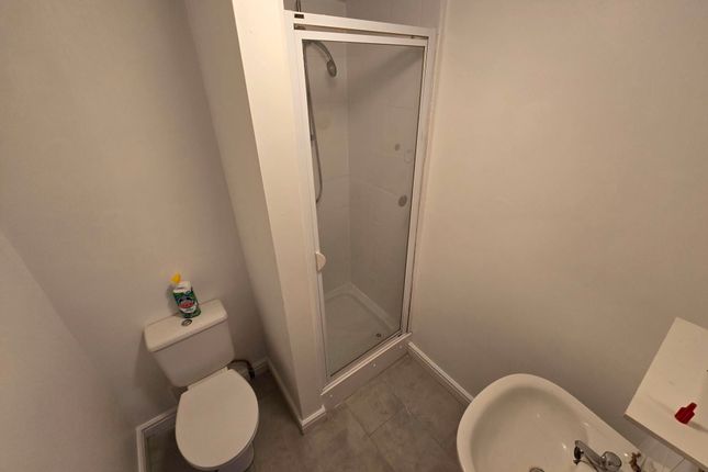 Flat D 179 Folkestone Road, Dover photo 4