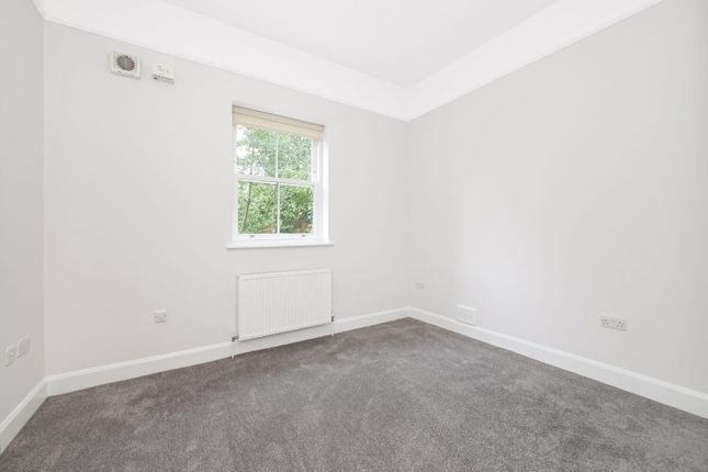Flat to rent in Dulwich Wood Park, Dulwich, London