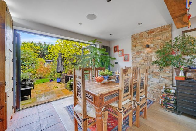 Immaculate 2 And Half Bedroom Family House In Hampton