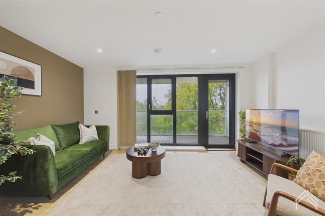 Lingfield Apartments, 94 Parade Gardens, London photo 3