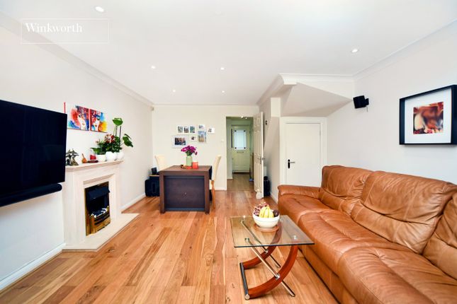 11, The Retreat, Worcester Park photo 2