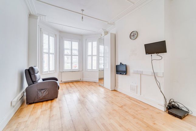 Flat for sale in Palmerston Crescent, London