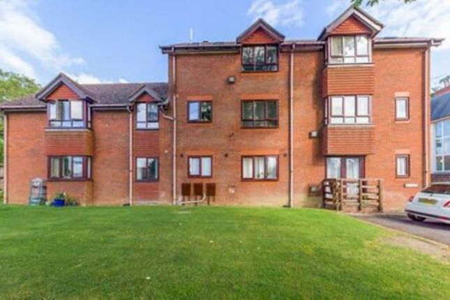 Flat for sale in North Parade, Horsham