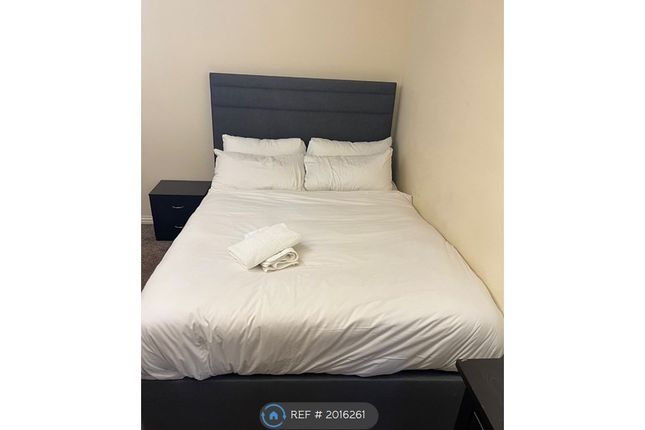 Flat to rent in Maddison Court, London