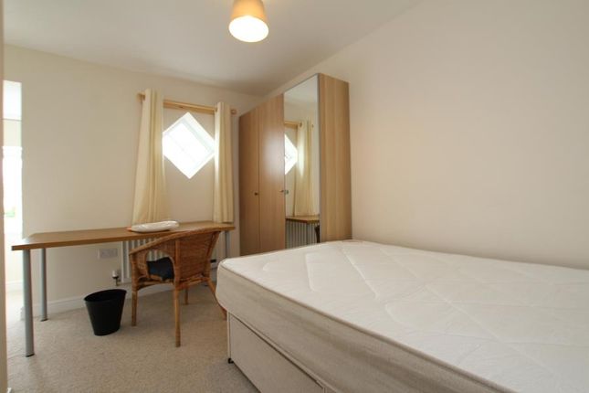 Room 1 16, Great Clover Leaze, Bristol photo 4