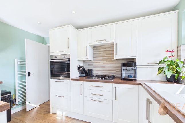 15 Steyning Close, Lancing photo 4
