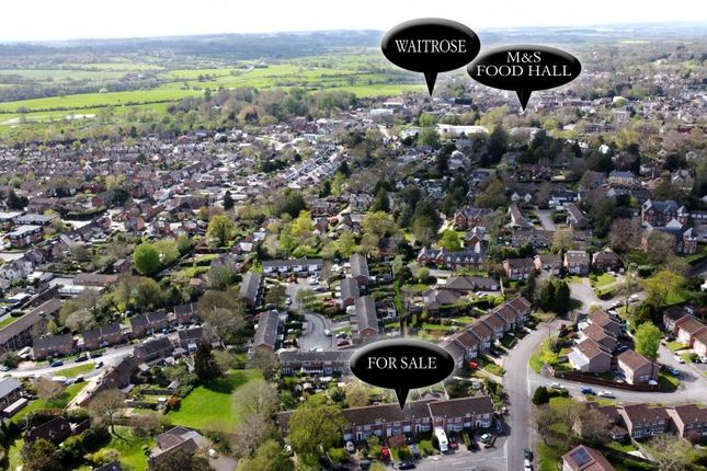 Thumbnail Town house for sale in Oakdene Close, Wimborne