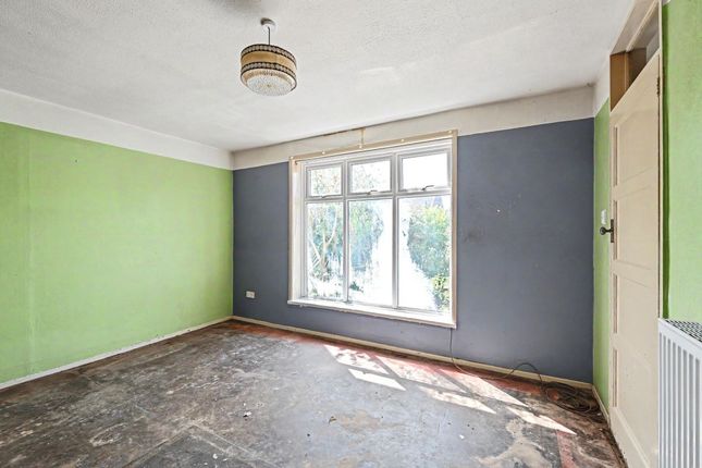 16, Deerhurst Crescent, Portsmouth photo 4