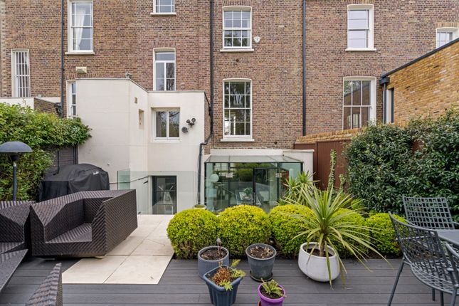 Thumbnail Terraced house for sale in Canonbury Place, London