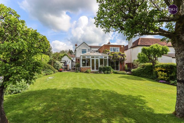 Detached house for sale in Hill Rise, Rickmansworth, Hertfordshire