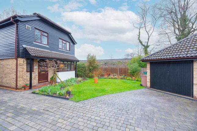 Thumbnail Detached house for sale in Albany Park Drive, Winnersh