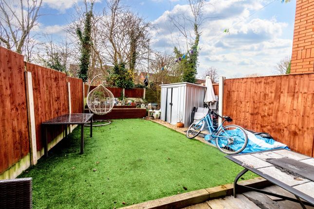 End terrace house for sale in Jervis Close, Fearnhead