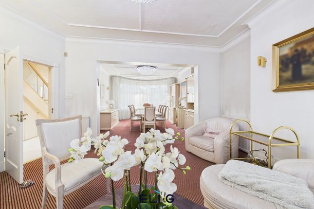 44 Eastside Road, London photo 4