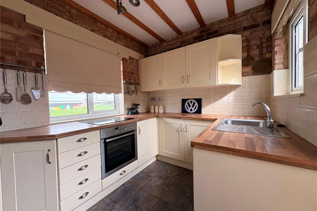 40, Hinton Road, Northamptonshire photo 4