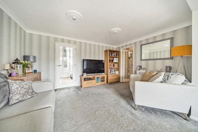 Terraced house for sale in Thame, Oxfordshire