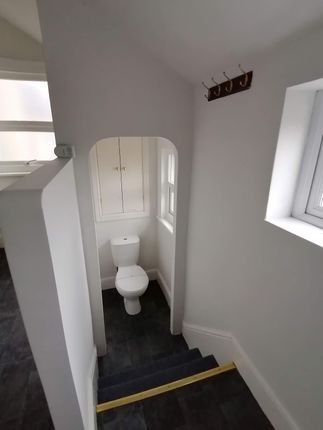 Flat to rent in Euston Avenue, Watford