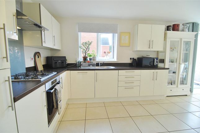 5, Renard Rise, Gloucestershire photo 4