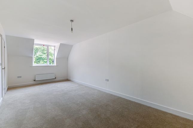 6 Eastfield drive - millenium, Leaf Living at Allium Park , Guildford, GU23, Guildford photo 4