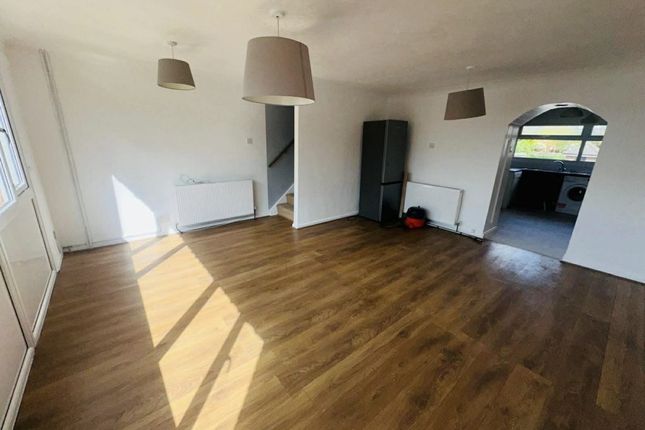 55, PARK AVENUE, THATCHAM photo 2