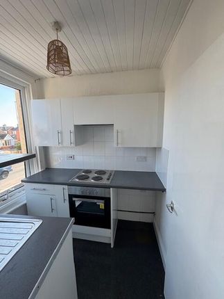 First Floor Flat, 248, Waterloo Road, Blackpool photo 3