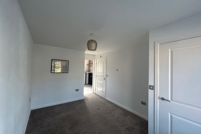 15, Kingwood Close, Barnsley photo 5