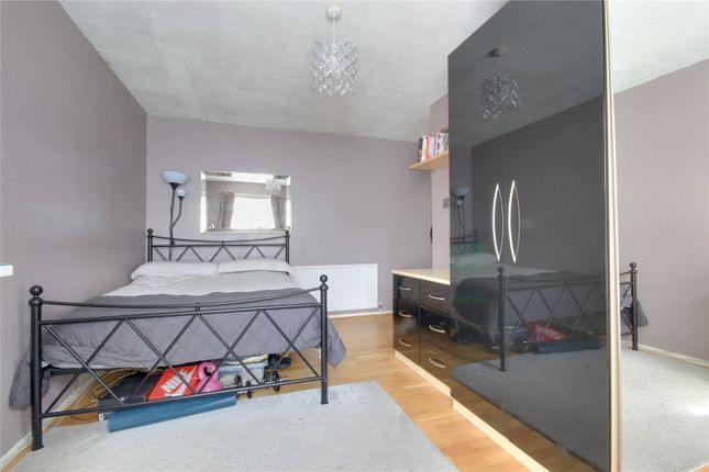 Flat for sale in Crofton Way, Enfield
