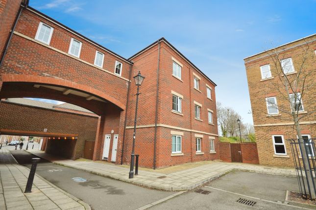 Thumbnail Flat to rent in Knightsbridge Place, Aylesbury