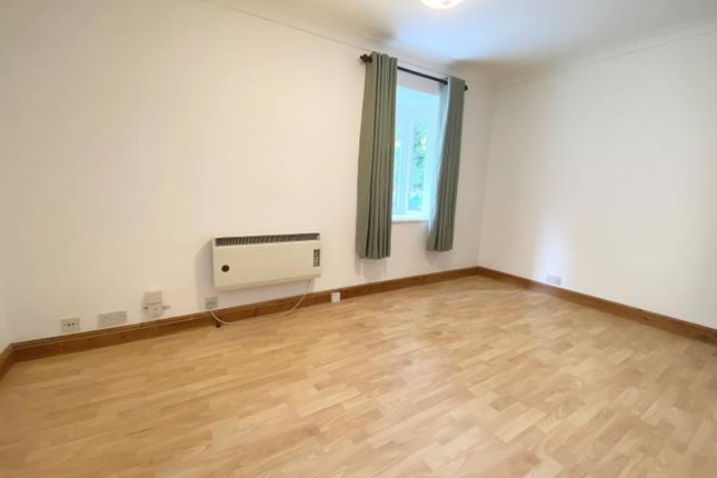 11, Hawkswell Walk, Woking photo 2