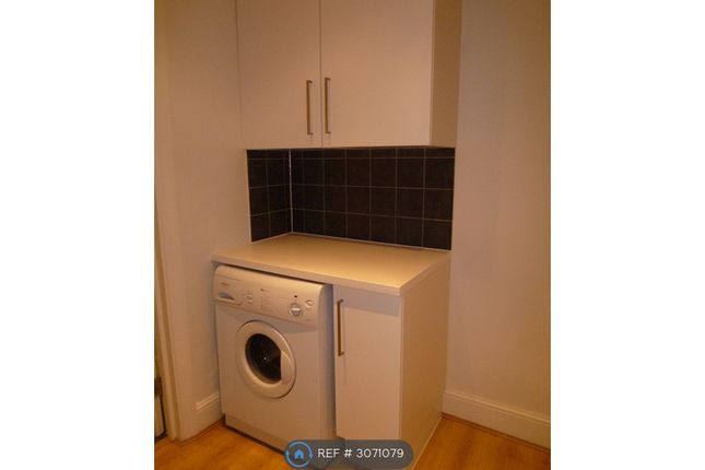 C, Carlton Drive Putney, London photo 4