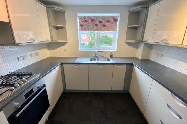 7, Honeysuckle Close, Bedworth photo 4