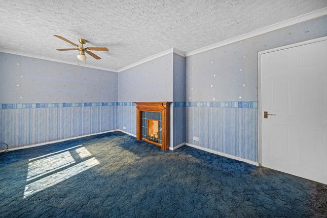 32, Chiltern Road, Gravesend photo 2