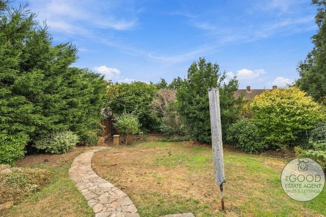 132, Hanson Drive, Loughton photo 4