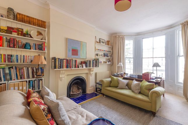 Thumbnail Flat for sale in St. Charles Square, London