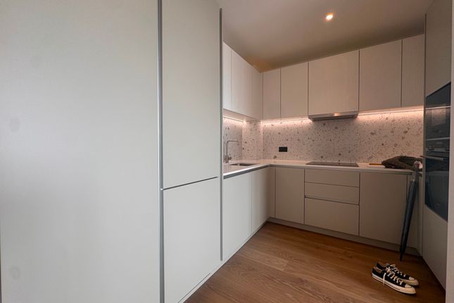 Apartment 86 Herland Court, London photo 2