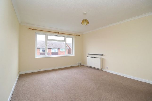 18 Crypt Court, Gloucester photo 4