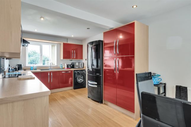 22, Westfield, Hull photo 4