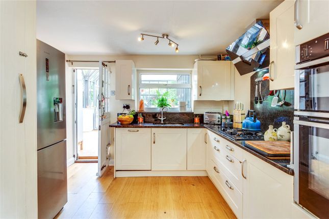 2,, Arch Cottages, Binfield Heath photo 4