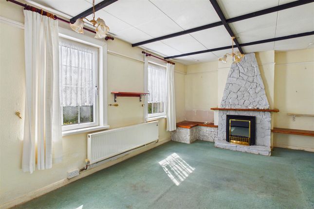 8, Coronation Way, Newquay photo 3