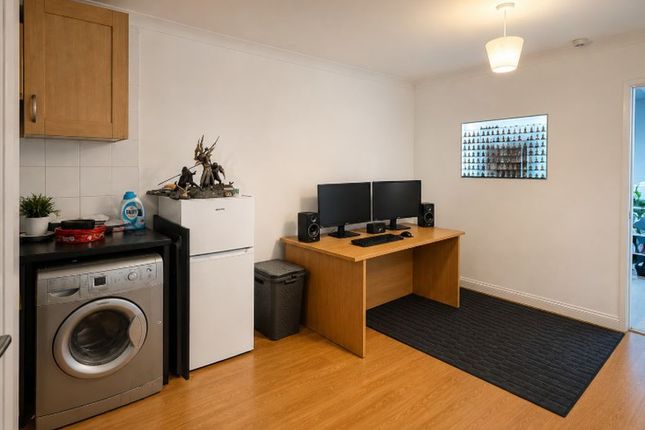 Flat 6, 19, Bury Road, Gosport photo 4