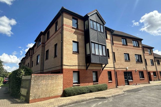 Thumbnail Flat for sale in Fairacres Road, Didcot