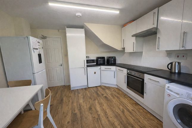 Room 1, 8, Berkeley Close, Southampton photo 5