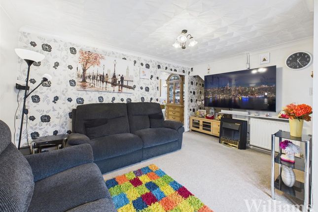 50 Vicarage Close, Buckingham photo 4