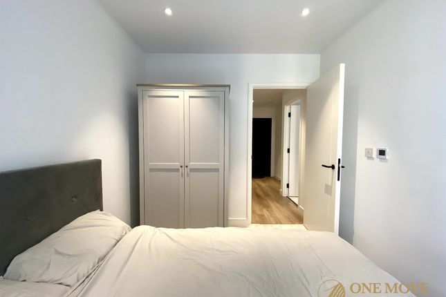 Flat 10, Iris House, Southall photo 3